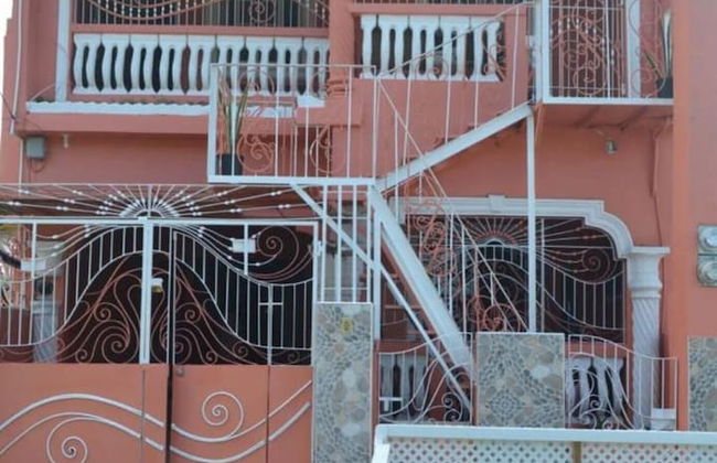 Immaculate 2-bed House in Greater Portmore - Foto 1