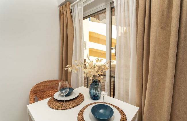 BnB Homes Bright Apartment 50 m Walk From Beach - Photo 12