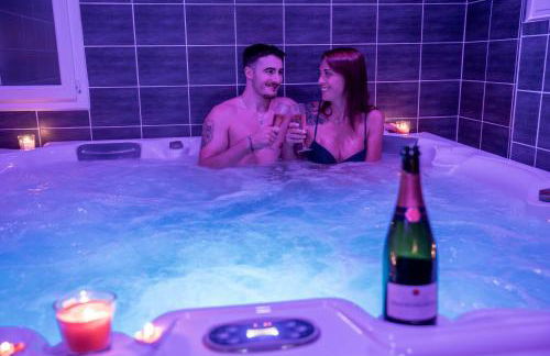 Suite romantique La Maison de Flora SPA intérieur, jardin et lit King size - Foto 16