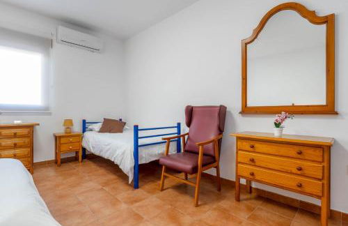 Amplia Casa Familiar con Calefacción, cerca de Sierra Nevada y Granada - Foto 34