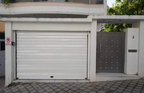 Garden Apartment next to the Mall -Private Parking - Photo 10