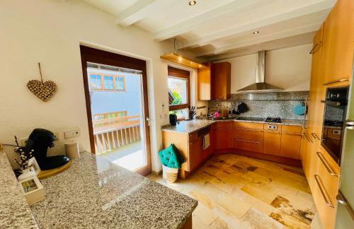 Panoramablick mit Privatparkplatz, 2 Balkone und 1,5 Bäder - Foto 21