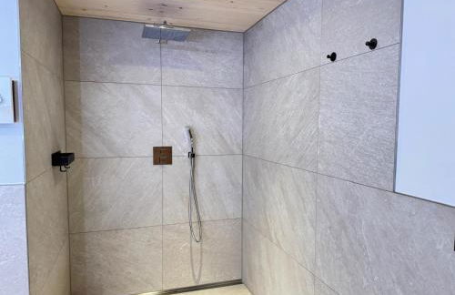 DAS BISCHOF - 5 exklusive Ferienwohnungen und 1 Doppelzimmer - 4x mit privater Zirben Sauna - Semmelservice & Hindelang PLUS - Foto 31