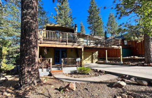 Pet-Friendly Cottage, Walk From Big Bear Village! - Foto 24