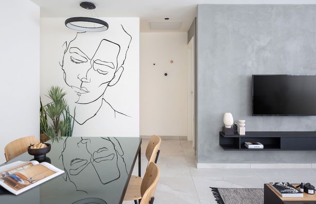 Mr. Louis - By TLV2GO - Photo 1