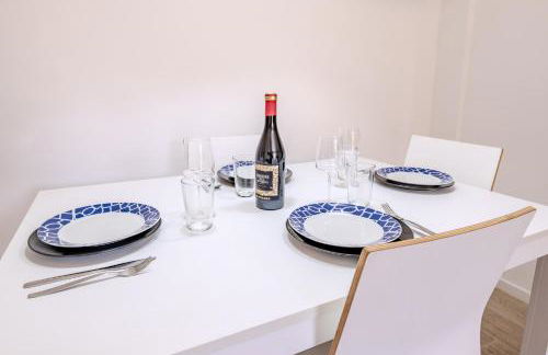 Beach 5 minutes away - Comfort Free Wifi & AC - Foto 12