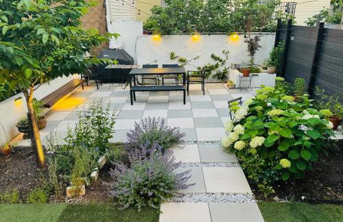 Designer Home 2 Bedroom - 20min to NYC WTC - Private Backyard - Foto 2