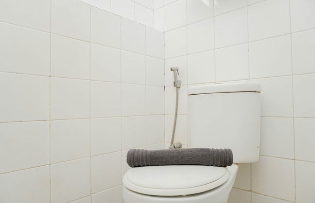 Comfortable 2BR Apartment at Kebagusan City - Foto 17