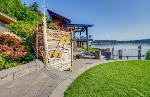 Similk Bay Retreat with Deck, Fire Pit and Hot Tub! - Photo 31