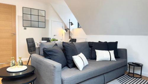 Contemporary 2-Bed Penthouse Central Stay! - Foto 2