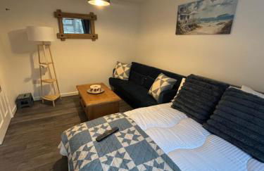 Jolly Jupiter at The Moon - Photo 2