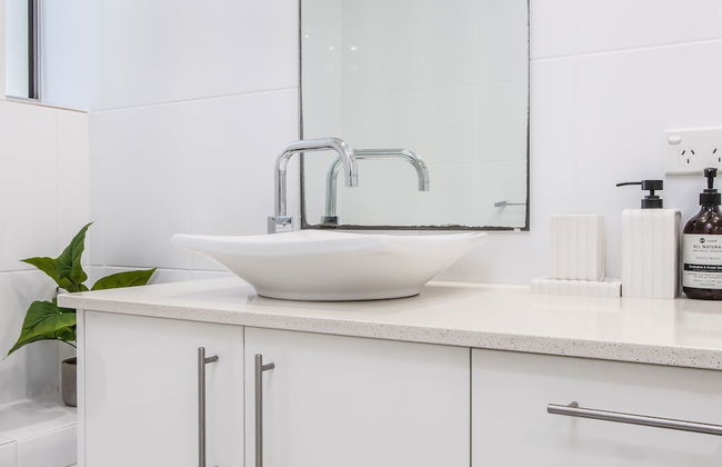 Mermaid Beach Luxury Penthouse - Photo 42