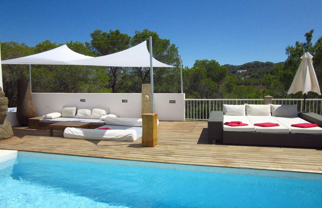 Villa in Cala Tarida With Private Pool & Sea View - Photo 24