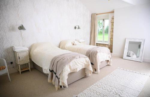 The Barn House - Swimming Pond,Jacuzzi,Chicks! - Foto 9