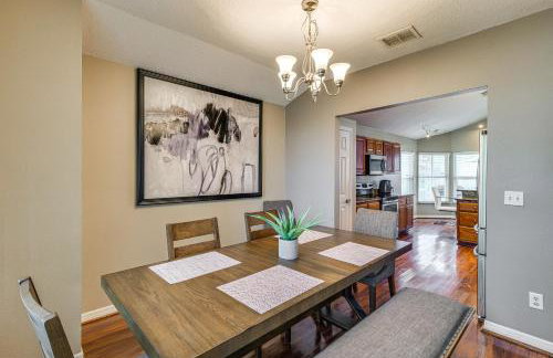 Family Oasis with Game Room and Pool in Davenport! - Foto 6