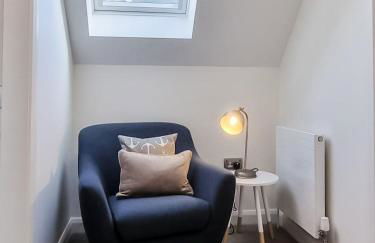 Cottage 16 by Together Travel - 3-Bedroom Coastal Retreat - Photo 6