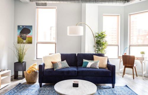 Beautifully Remodeled Second Floor Flat in River North with Private Rooftop - 2S - Foto 18