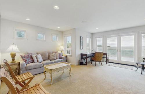 Camano Island Waterfront Modern Splendor - Foto 13