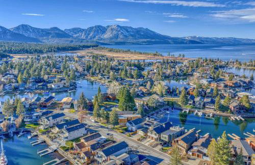 South Lake Retreat Deck Dock & Game Table - Foto 42