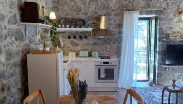 Theta Guesthouse - Photo 5