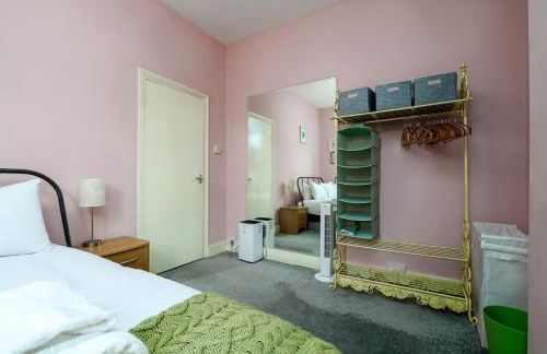 GuestReady - Cosy Retreat in the East End - Foto 3