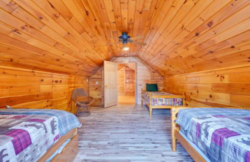 A-Frame Log Home with Game Room Near Lake George! - Foto 25