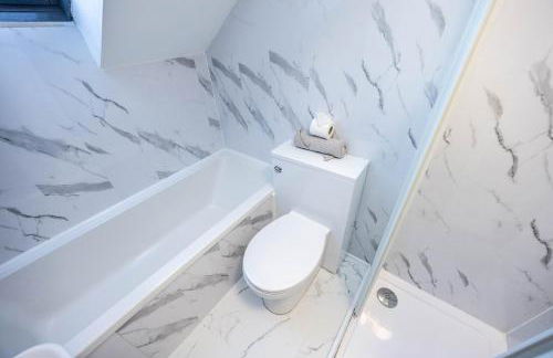 Modern Birkby Lodge Townhouse 2-3 bedroom options - Foto 9