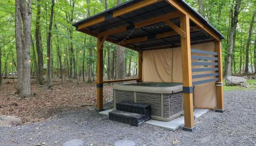 Luxurious Poconos Retreat - Hot Tub, Sauna, Games - Foto 2