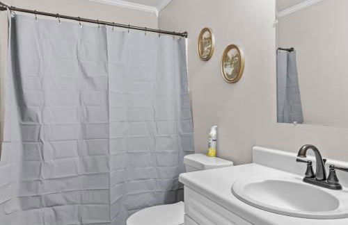 New to Vrbo Jefferson Poolside Escape w pool - Foto 17