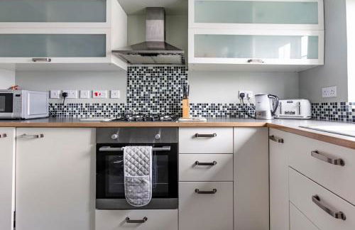 The Green Views Apartment Contractors, Families, Travel - Foto 15