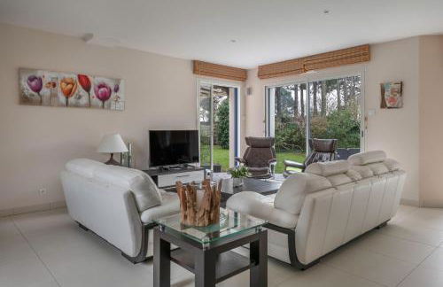 Grande maison familiale avec piscine et jardin - Foto 9