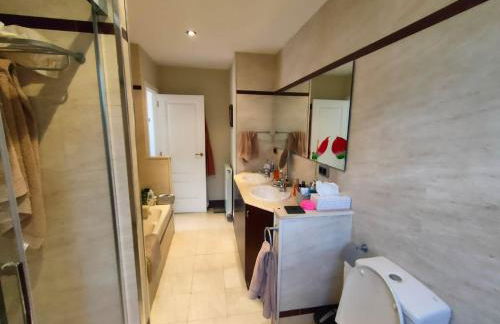 Precioso chalet 4 habitaciones con Piscina comunitaria - Photo 19