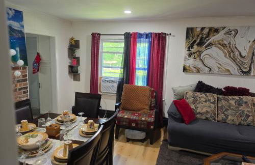 Charming 3 bedroom 2 bath home in Bloomfield with wishing well - Foto 67