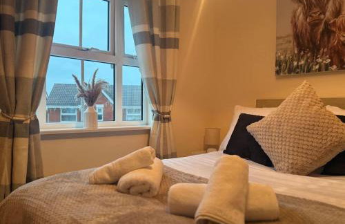 Ivy House - 3-Bed, Sleeps 4, Parking, WiFi, Contractors - Foto 7