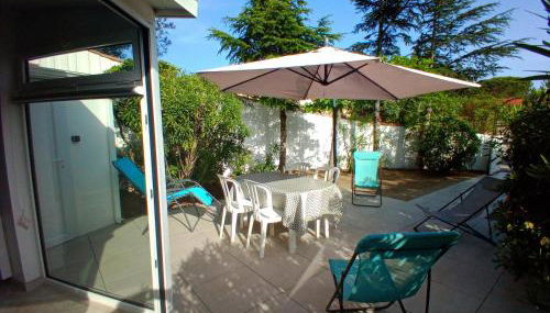 Maison Jardin Wifi - Climatisation - 100 m plage sauvage - 20 min Perpignan - Foto 2, Garden, sunbed, Garden view