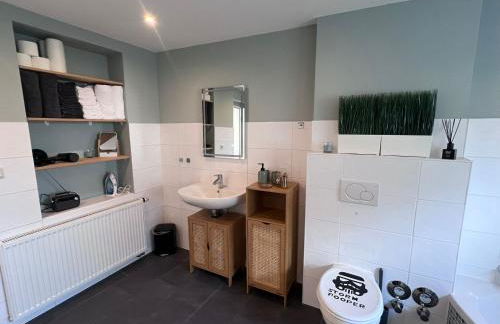 Güden Pearl Bhaven Deck 6 ,Exklusive große Wohnung,Hochwertige Ausstattung,Privatparkplatz & Carport,Großer Garten mit Gartenhaus,Langzeitaufenthalt - Foto 53