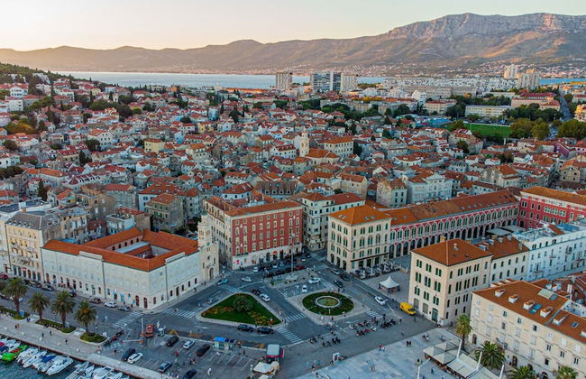 Cozy apt Within Walk Distance to Center and Beach - Photo 36