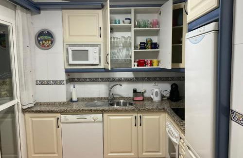 Bonito apartamento con jardín, piscina y aparcamiento gratuito - Photo 41