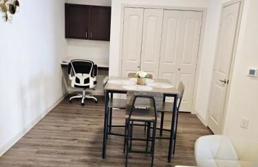 Luxury 1 BedRM Unit in Frisco Pool Gym & Workplace - Foto 2