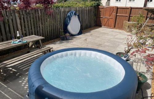 Large New Studio Apartment and Hot Tub - Private Hideaway in the Brecon Beacons - Photo 12