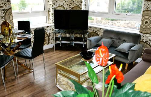 Stunningly Opulent Gold Apartment Near Sheffield FULL SKY TV - Foto 49