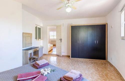 Paraíso Familiar en Marisol Park Bungalow con Piscina, Tenis y Parking - Foto 28