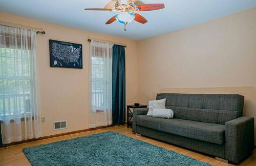 Gorgeous Cozy 5 Bedroom House with Hottub,Lake,Pool - Foto 22