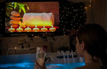 ADULT ONLY relax escape apartment hottub - Foto 11