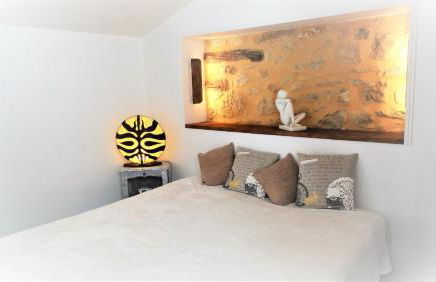 TERRE d'HISTOIRE - Baignade - Canoë - Piste cyclable à 100 m - Foto 1