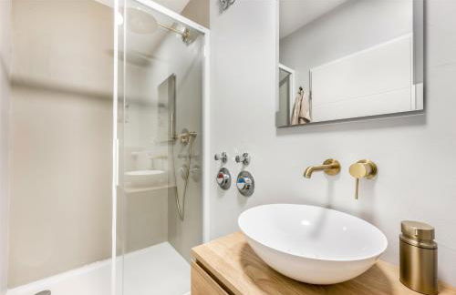 Exklusives Apartment Sunrise mit Whirlpool im 24-OG, Zugang zu Pool und Sauna - Foto 24