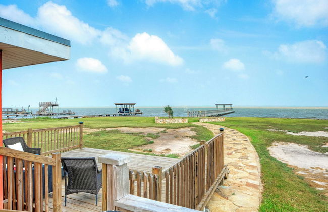 Waterfront Retreat w/ Private Boat Dock, Patio, Views Shore Thing by Avantstay - Photo 28