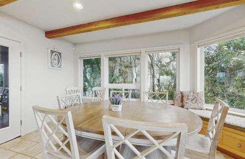 Camano Island Waterfront Modern Splendor - Foto 9