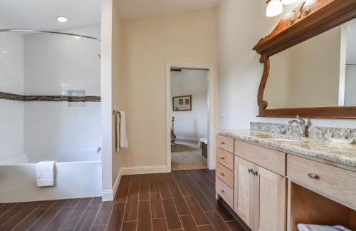 Skytop Chalet Pet Friendly, Hot Tub and Views - Foto 26