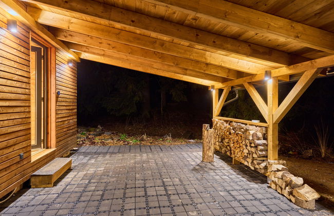 Luxe Timber Lodge & Relaxing Bath - Photo 27